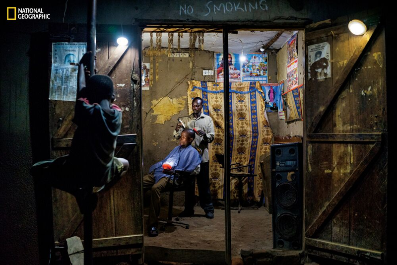 Illustration for article titled Five Striking Images Show How Solar Lanterns Are Transforming Life off the Grid